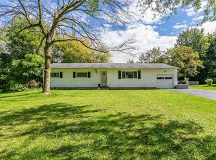 18 Viscount Dr, Rochester, NY 14623