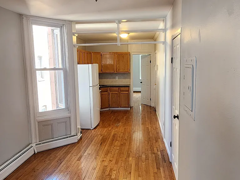 40 Laidlaw Ave #C — Photo 1