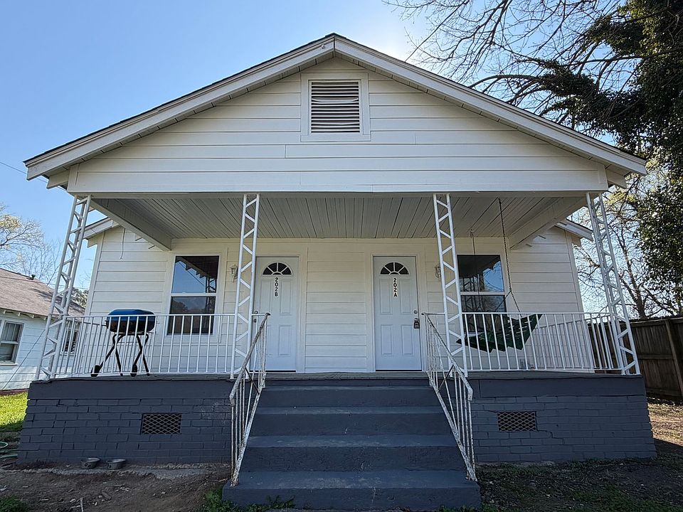 1st image of 202 Woodward St NE