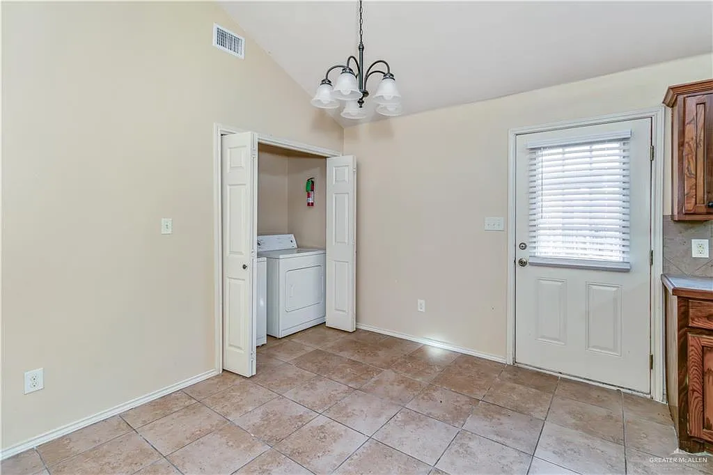2 bed, 2.0 bath, 1035 sqft, $850 — Photo 4