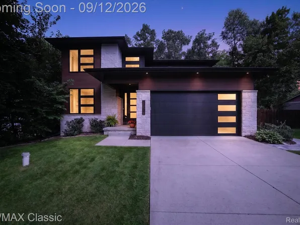 2250 Ryel Blvd, Commerce Township, MI 48382
