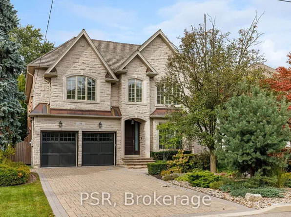 94 Munro Blvd, Toronto, ON M2P 1C4