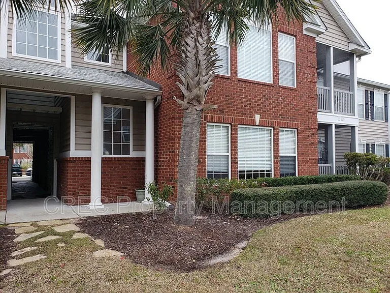 1415 Belcourt Ln — Photo 4