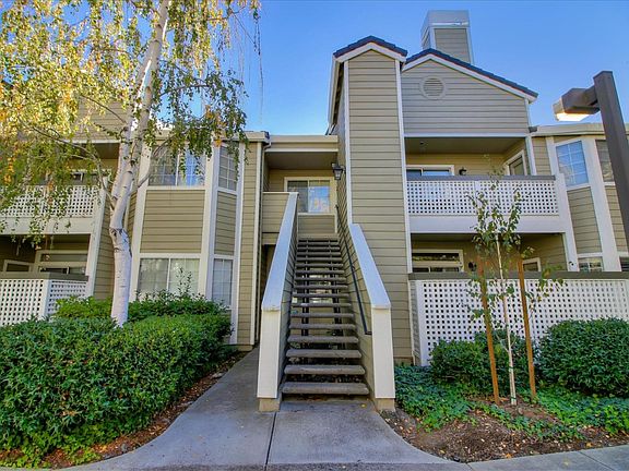 2nd image of 5934 Bridgeport Lake Way