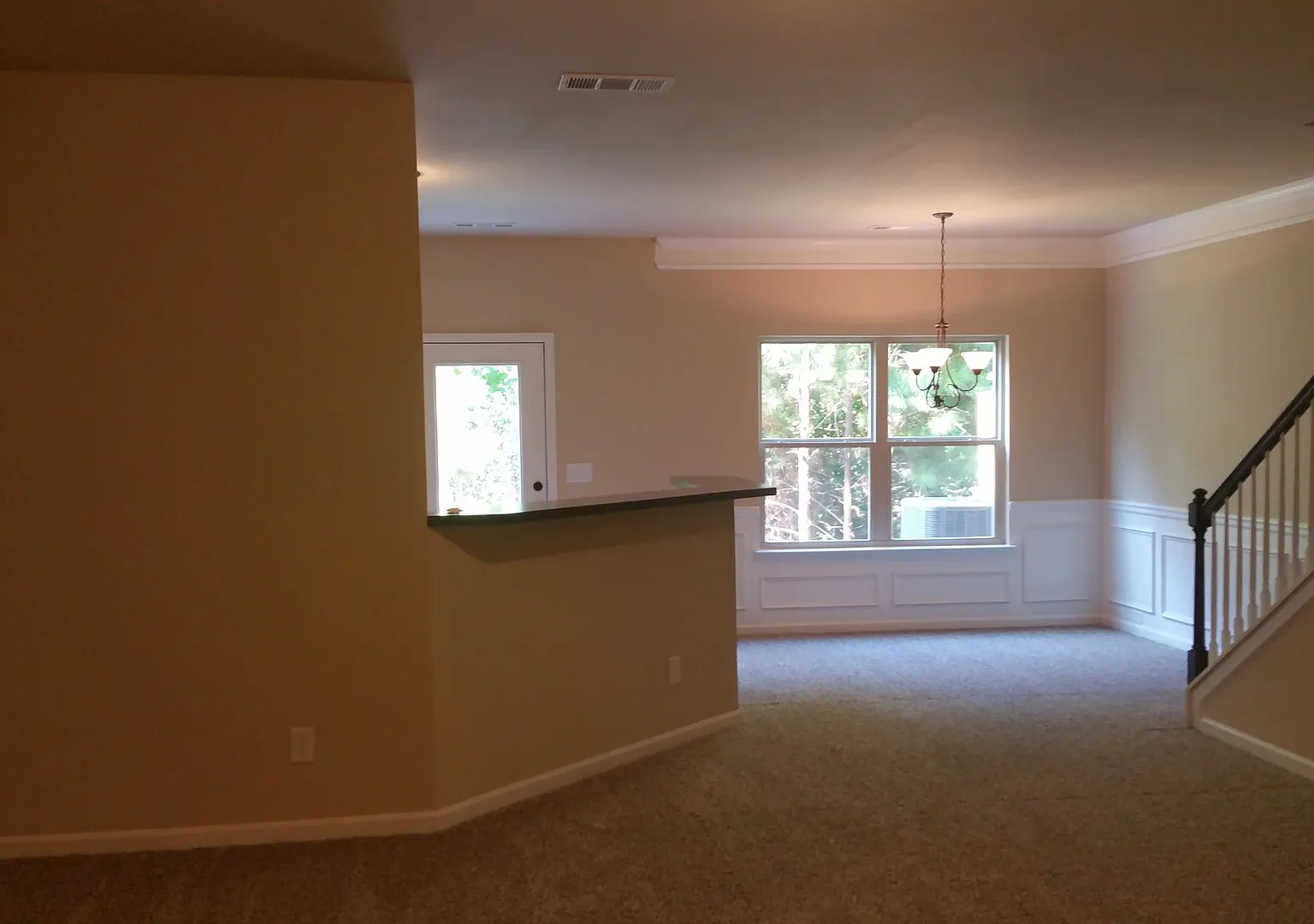 Townhome 3 Bedroom, 2.5 Bath- Sought After Location — Photo 3