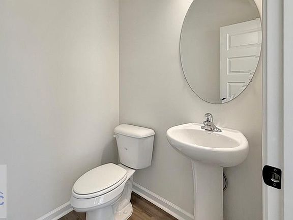 4th image of 212 Juniper Dr