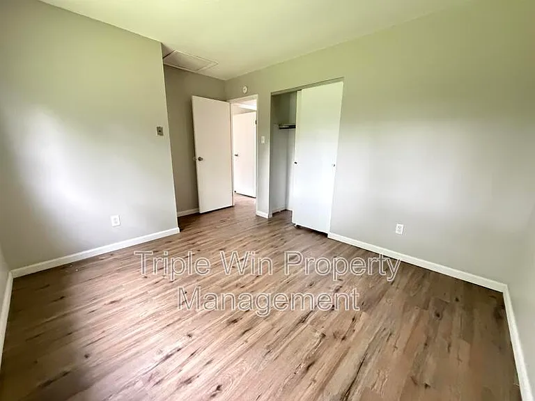 2372 Rockymont Dr — Photo 25