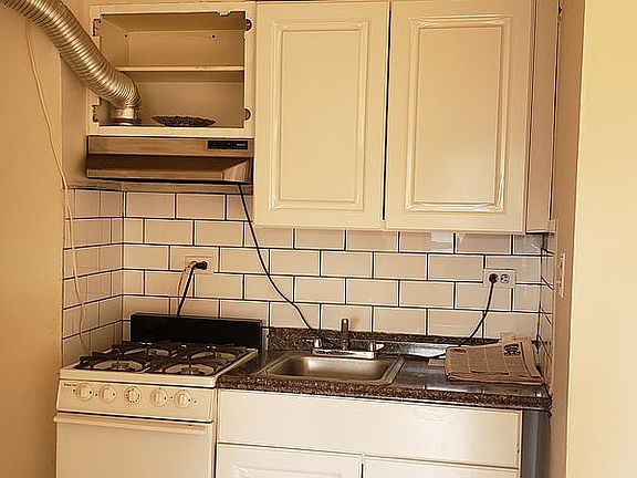 4th image of 2607 Avenue N #H