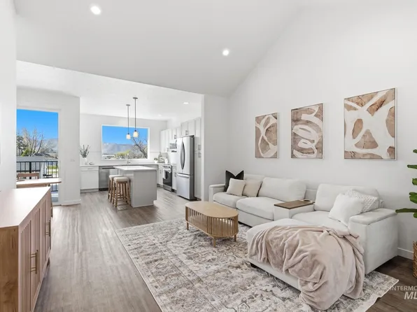 516 Diamond Ln, Emmett, ID 83617