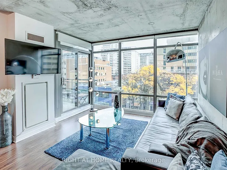 22 Wellesley St E #502 — Photo 9