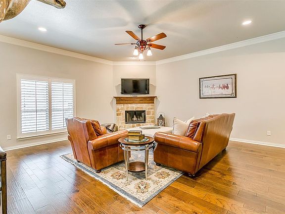 5th image of 108 Castle Pines Dr