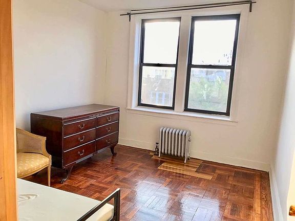 3rd image of 2555 33rd St #2B