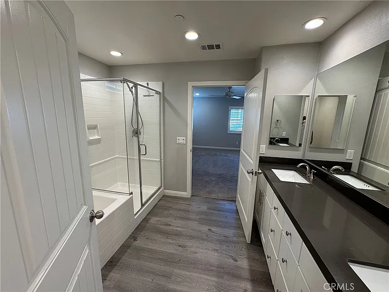 501 Villa Way — Photo 19