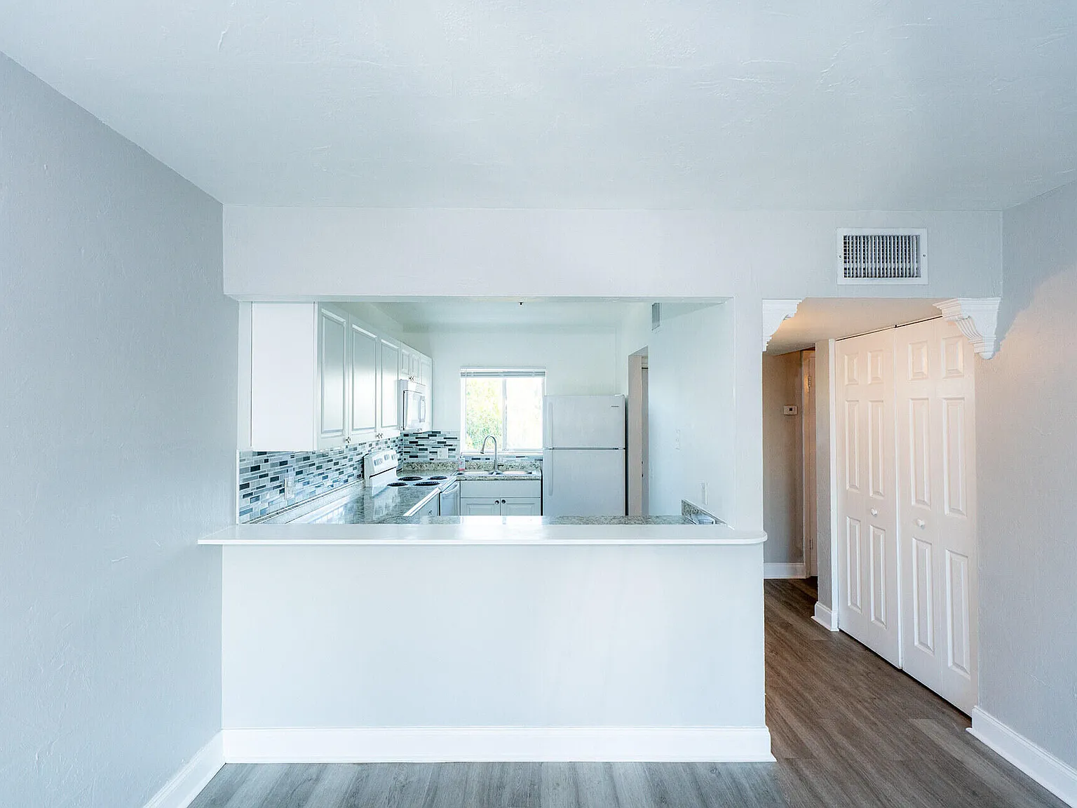 1 bed, 1.0 bath, 700 sqft, $1,600 — Photo 4