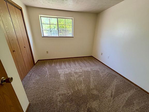 4th image of 37 Foxglove Dr #3