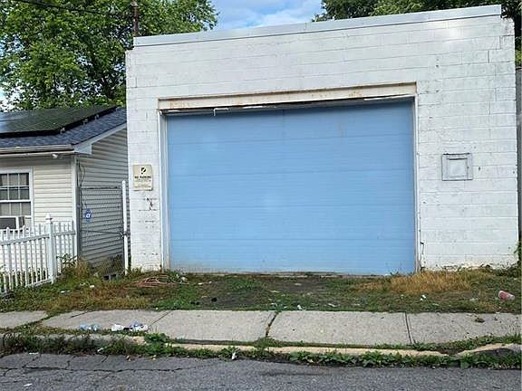 4th image of 156 William St