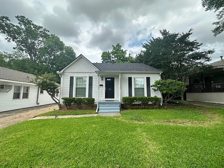 916 Ratcliff St — Photo 1