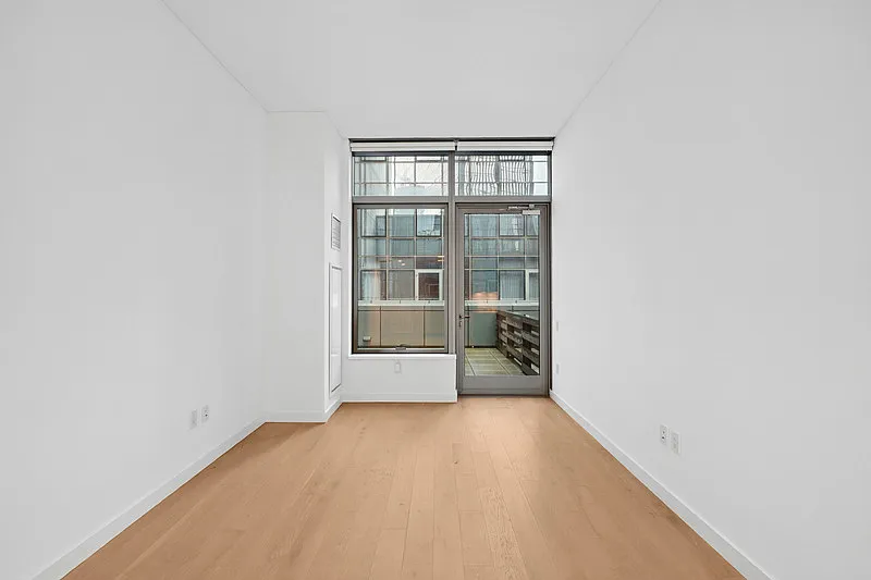 3 Court Sq #514