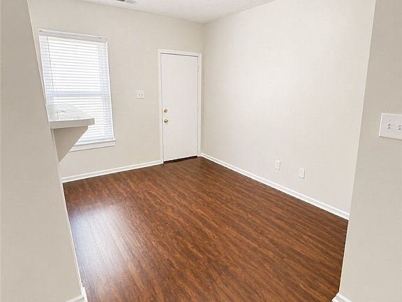 3rd image of 344 Price St