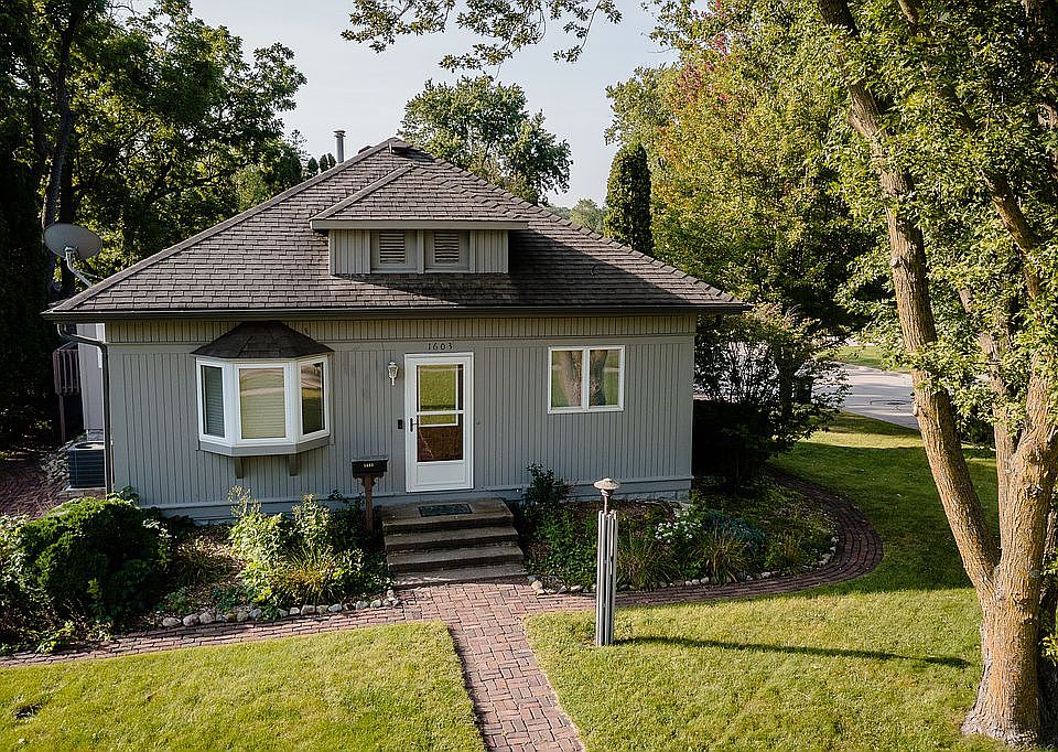 1st image of 1603 Rainbow Dr