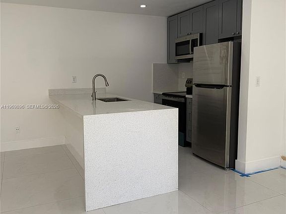 5th image of 2191 NE 167th St APT 4
