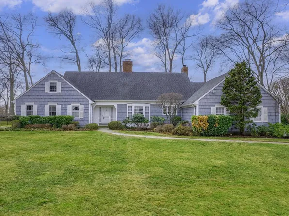 25 Carriage House Lane, Mamaroneck, NY 10543