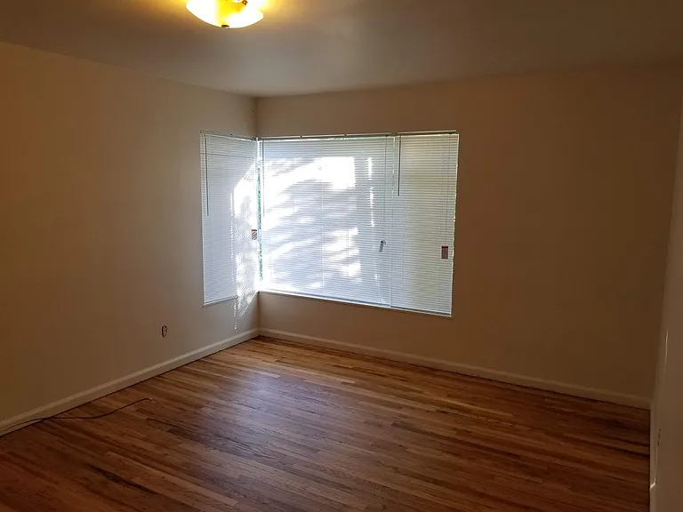 788 East 5th Avenue — Photo 3