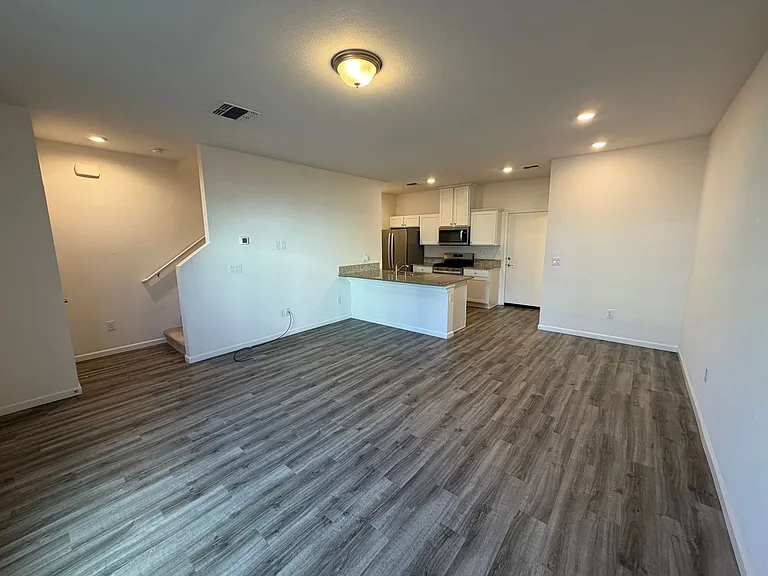 529 Autumn Breeze Cir — Photo 7