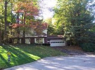 2704 S Hemlock Cir, Bloomington, IN 47401