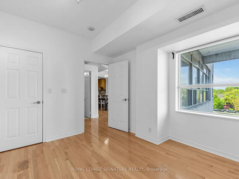 736 Spadina Ave #409 — Photo 12