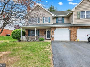 904 Cacoosing Dr, Reading, PA 19608