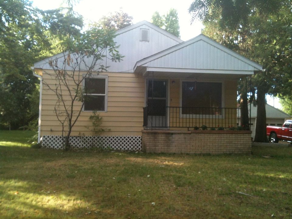 2nd image of 408 W Ivanhoe Rd