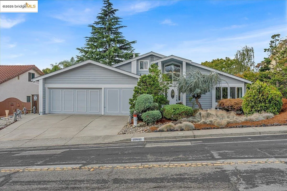 18081 Columbia Dr photo 1