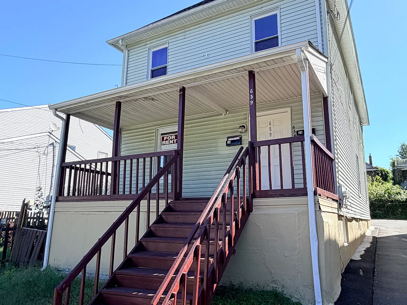 6 bed, 1600 sqft, $3,800 — Photo 2