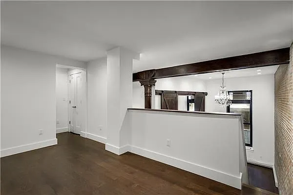 Sold by Century 21 Metropolitan | media 7