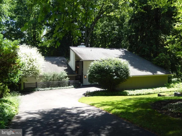 974 Oak Crest Ln, Media, PA 19063