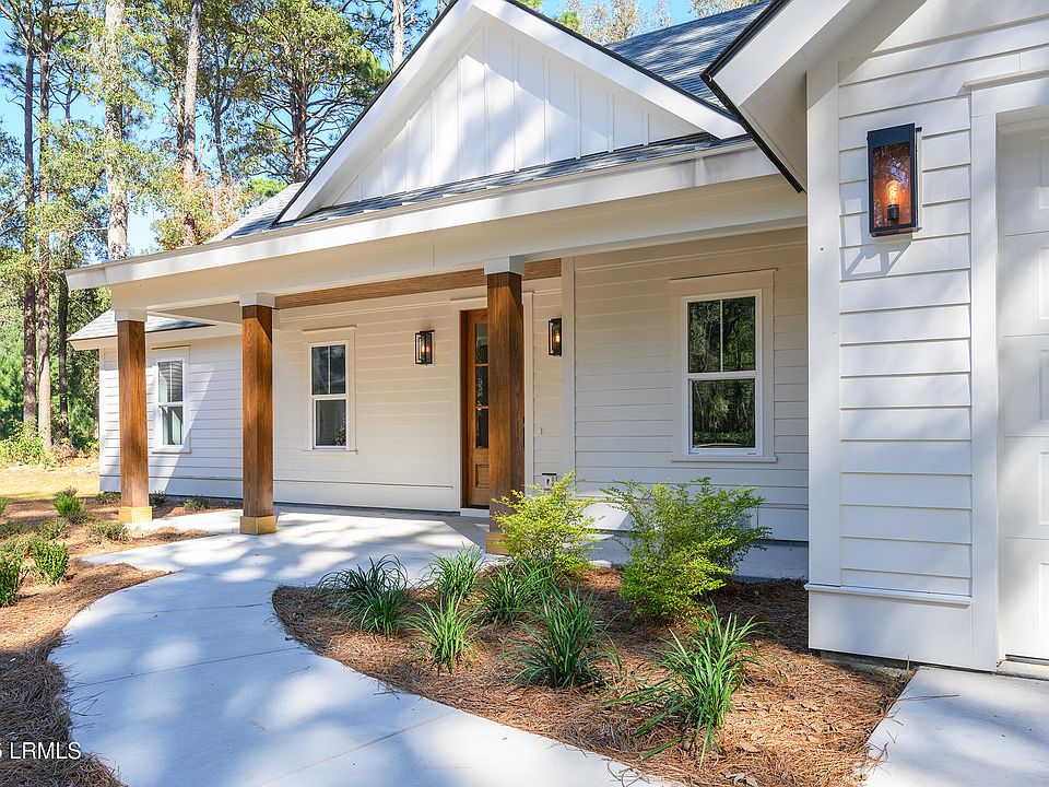 1st image of 15 Woods Lane
