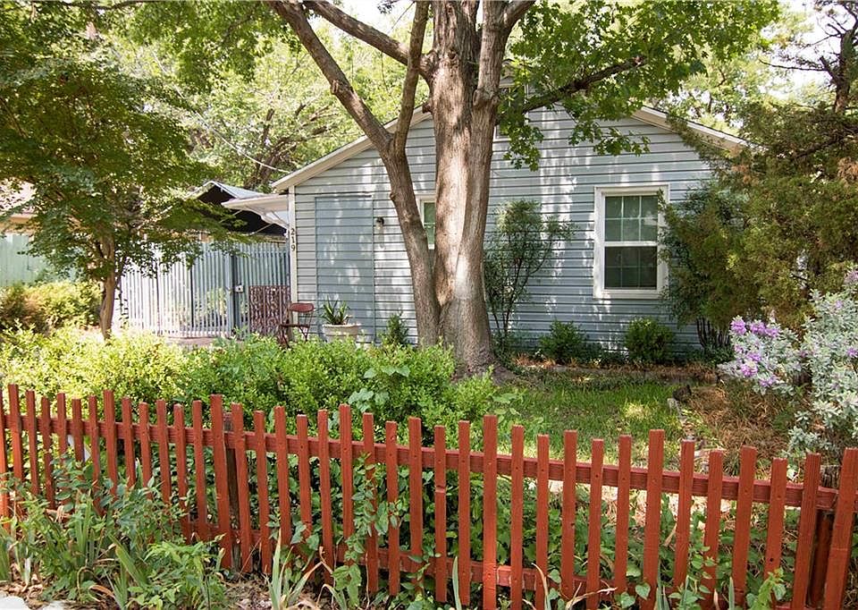 1st image of 219 Stuart St