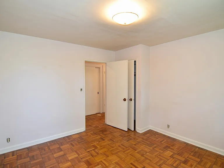 4028 Ledgewood Dr — Photo 10