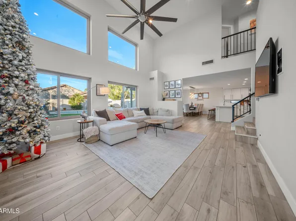 1042 W BRUCE Avenue, Gilbert, AZ 85233