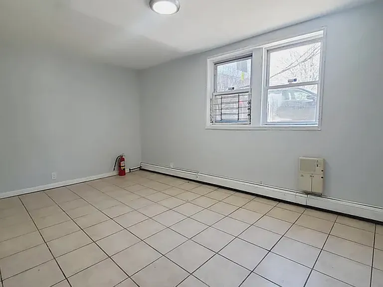 6 Rutgers Ave #1B — Photo 3