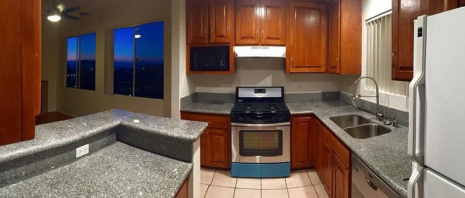 2nd image of 3831 Kettner Blvd #Upprfloor