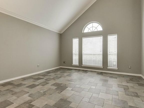3rd image of 4240 Oak Grove Dr