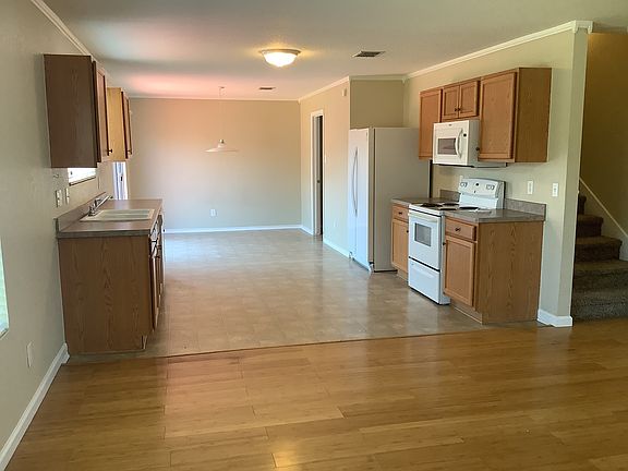 5th image of 216 Gatewood Trce