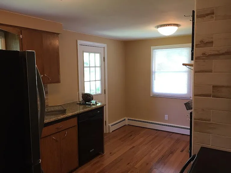 1024 W Lorain St — Photo 13