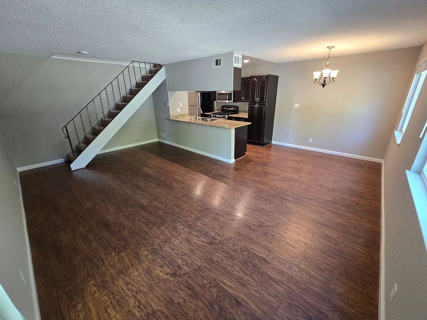Sharp 2 bedroom in Pleasanton available now. — Photo 2