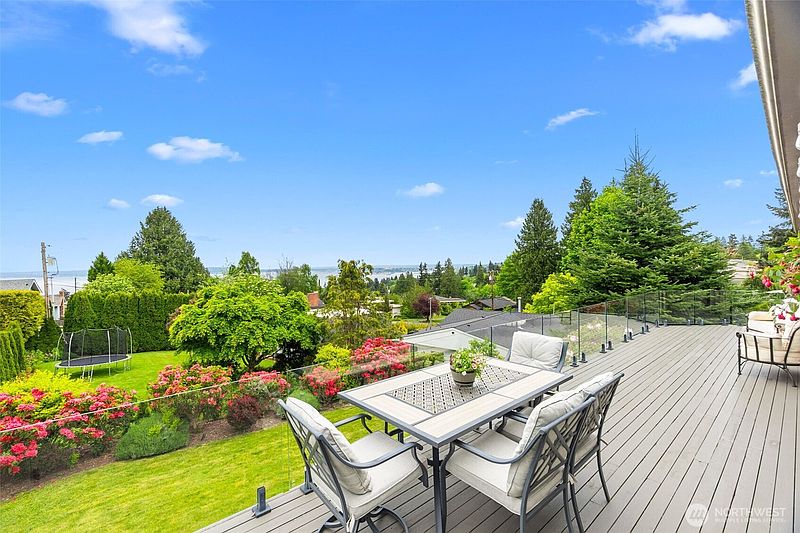 2nd image of 5128 Seaview Way