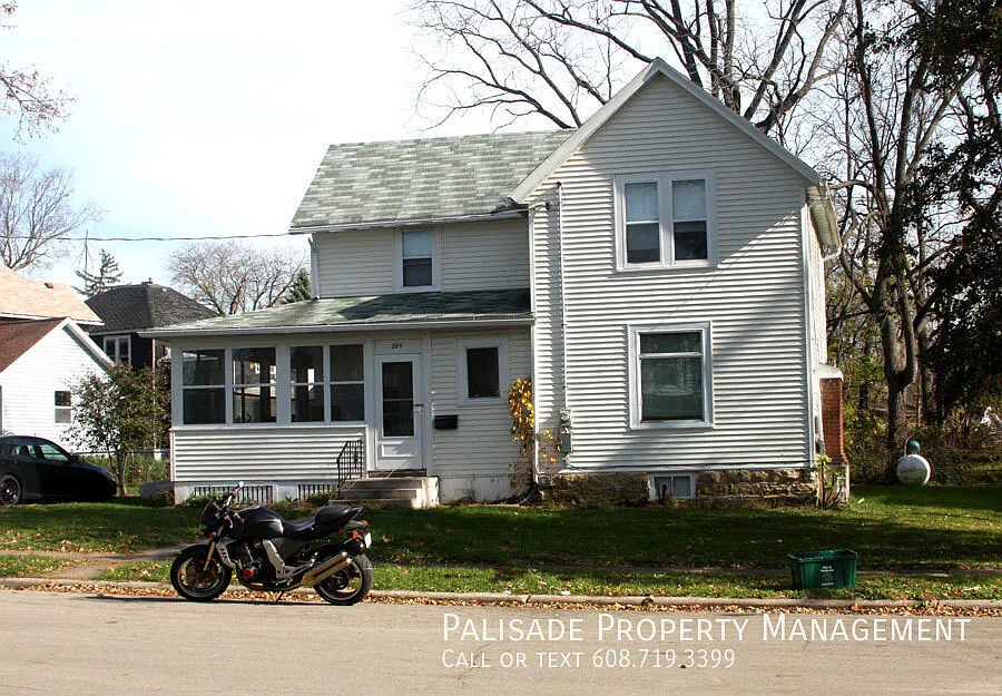 285 Bradford St