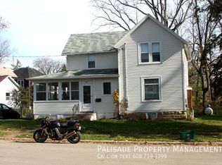 285 Bradford St, Platteville, WI 53818