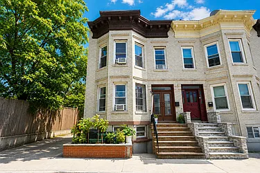 82 Kermit Place